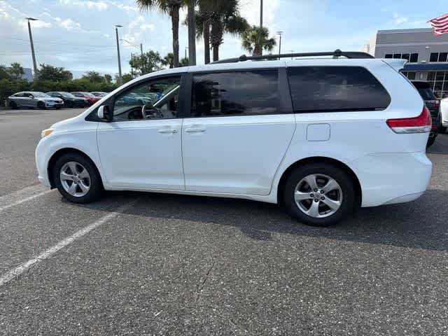 Thumbnail: 2012 Toyota Sienna - 11