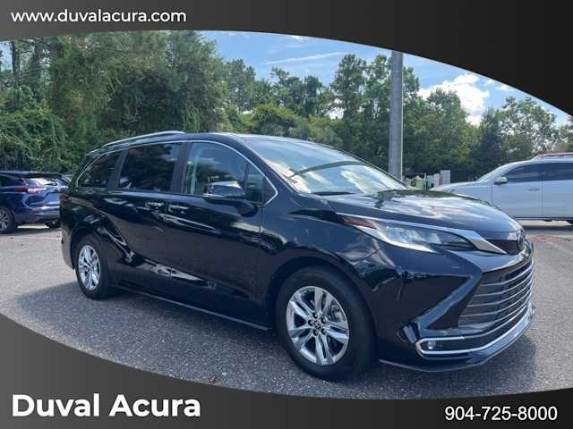 Thumbnail: 2023 Toyota Sienna - 1