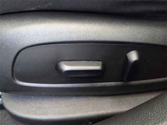 Thumbnail: 2017 Chevrolet Cruze - 18