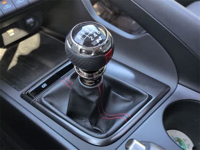 Thumbnail: 2022 Hyundai Elantra - 34