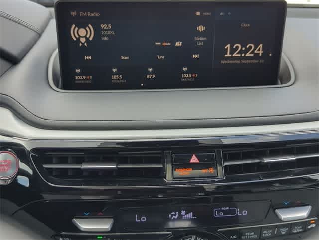 Thumbnail: 2023 Acura MDX - 30