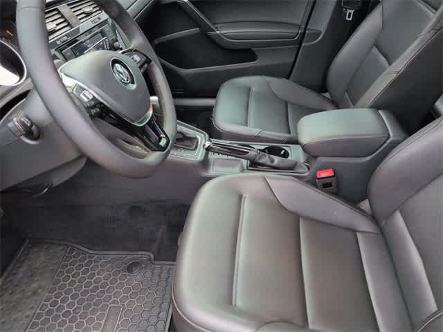 Thumbnail: 2021 Volkswagen Golf - 17