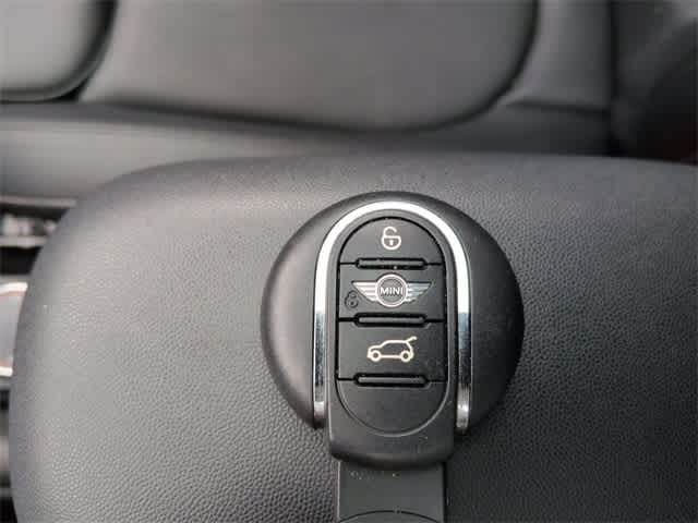 Thumbnail: 2015 MINI Cooper Hardtop - 36