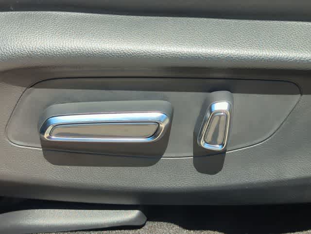 Thumbnail: 2025 Acura ADX - 18