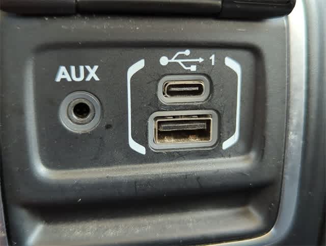 Thumbnail: 2021 Jeep Wrangler - 32