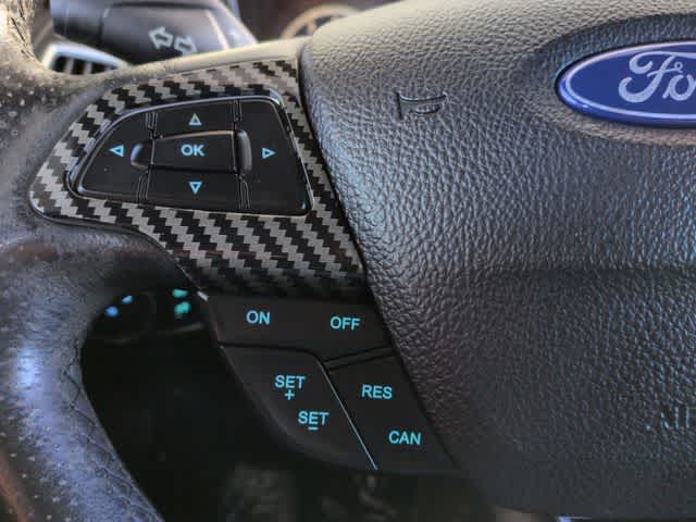 Thumbnail: 2015 Ford Focus - 24