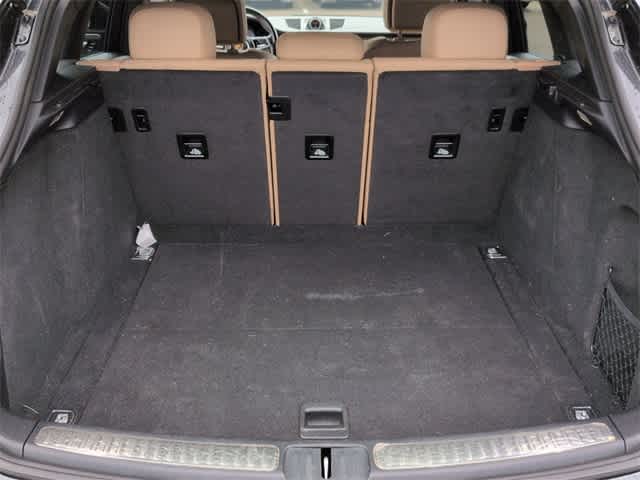 Thumbnail: 2021 Porsche Macan - 36