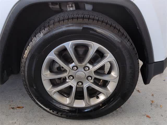 Thumbnail: 2016 Jeep Grand Cherokee - 14