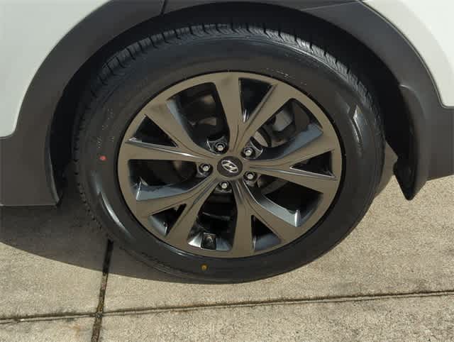 Thumbnail: 2017 Hyundai Santa Fe - 14