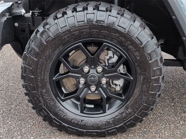 Thumbnail: 2025 Jeep Gladiator - 14