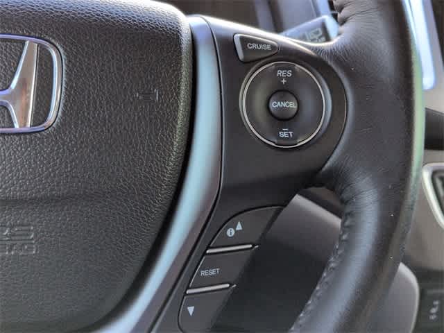 Thumbnail: 2017 Honda Pilot - 27