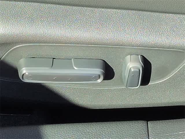 Thumbnail: 2025 Acura Integra - 18