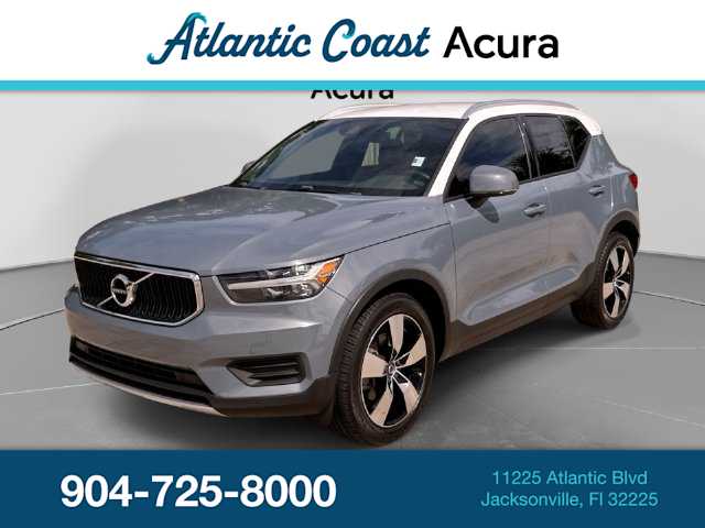 2020 Volvo XC40 Momentum