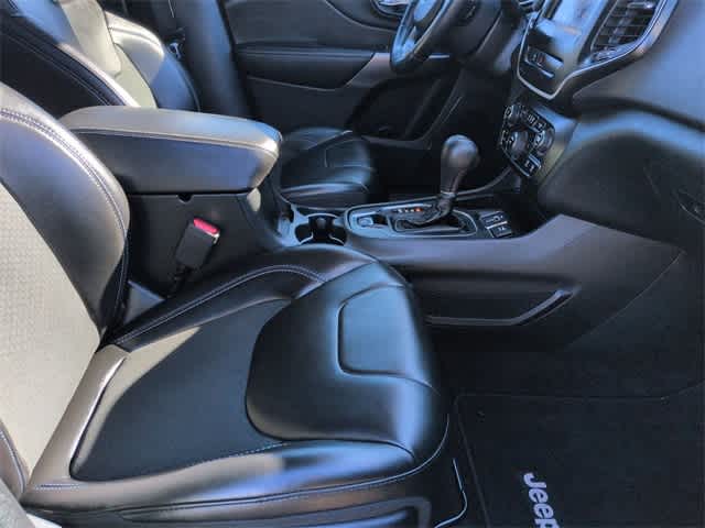 Thumbnail: 2019 Jeep Cherokee - 22