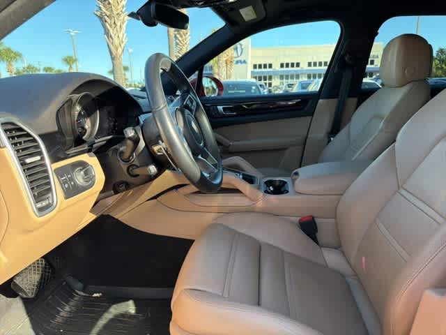 Thumbnail: 2022 Porsche Cayenne - 2