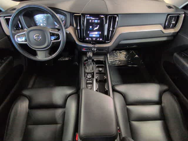 Thumbnail: 2018 Volvo XC60 - 16