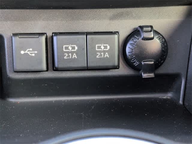 Thumbnail: 2020 Toyota Highlander - 33