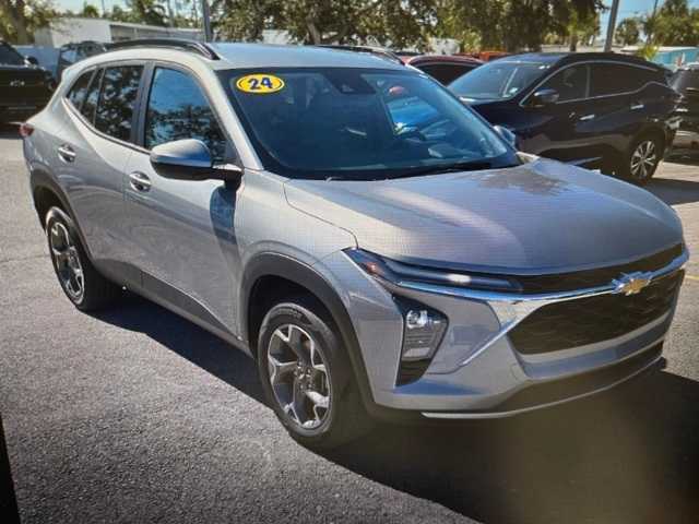 Thumbnail: 2024 Chevrolet Trax - 8