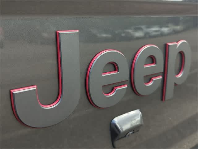 Thumbnail: 2022 Jeep Gladiator - 12