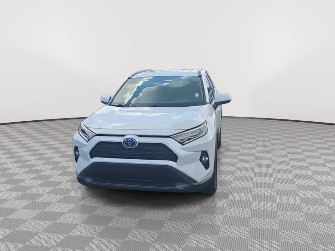 2021 Toyota RAV4 XLE Premium 3