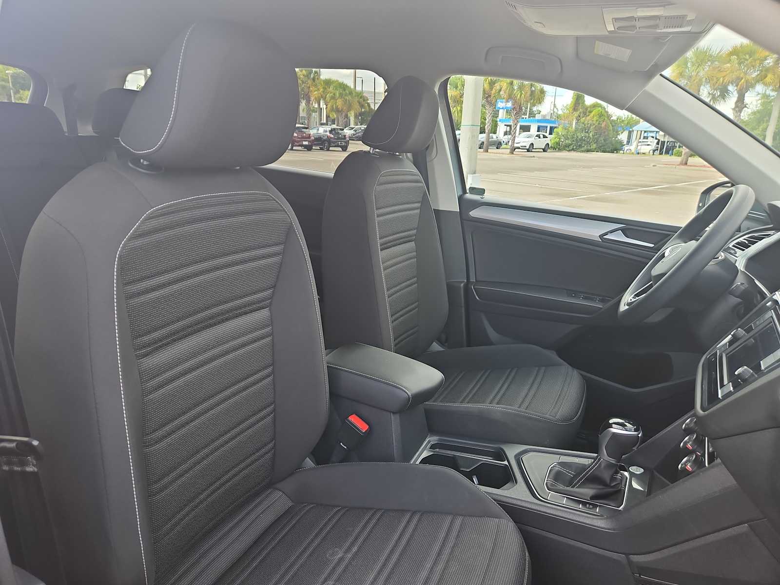 Thumbnail: 2022 Volkswagen Tiguan - 26