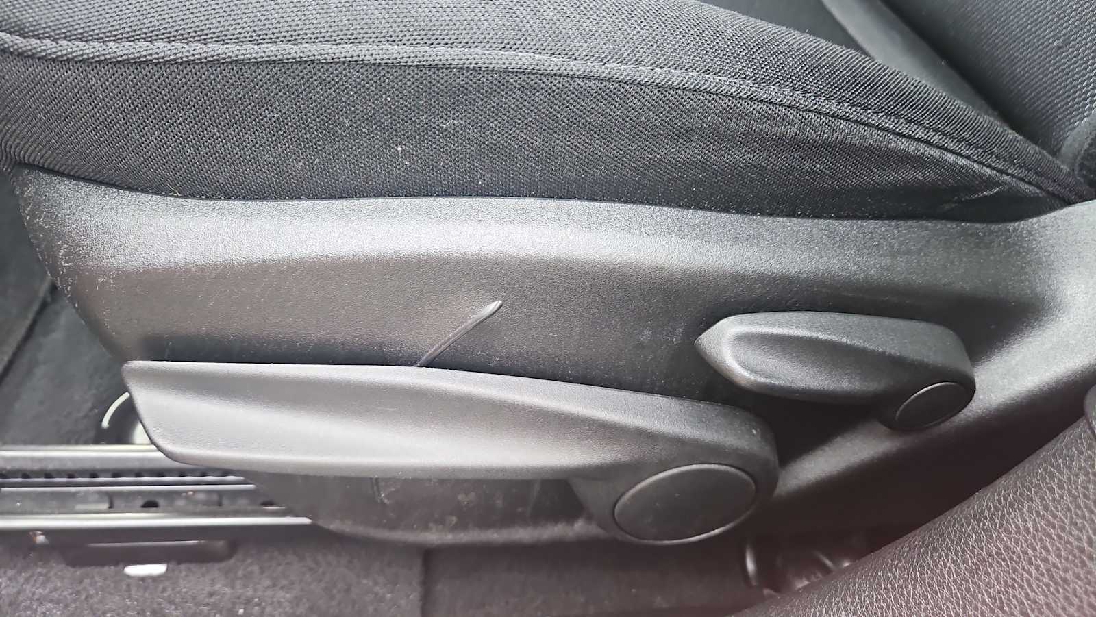 Thumbnail: 2019 Jeep Renegade - 14