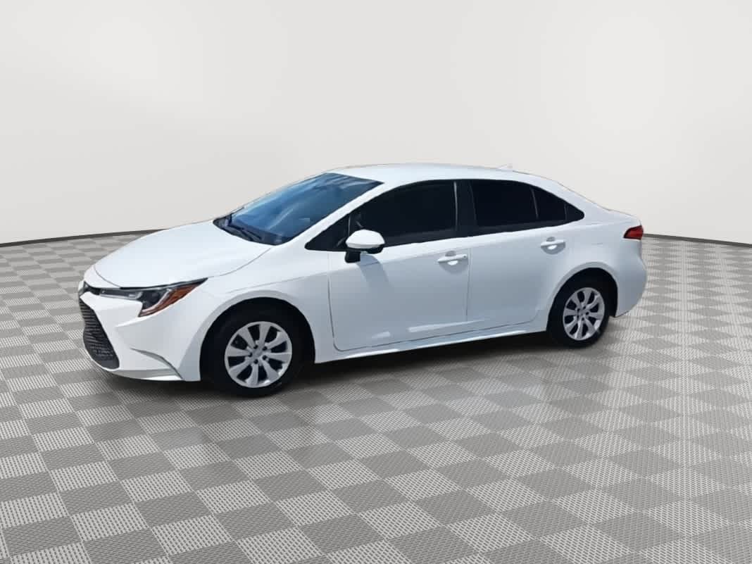 Thumbnail: 2022 Toyota Corolla - 3