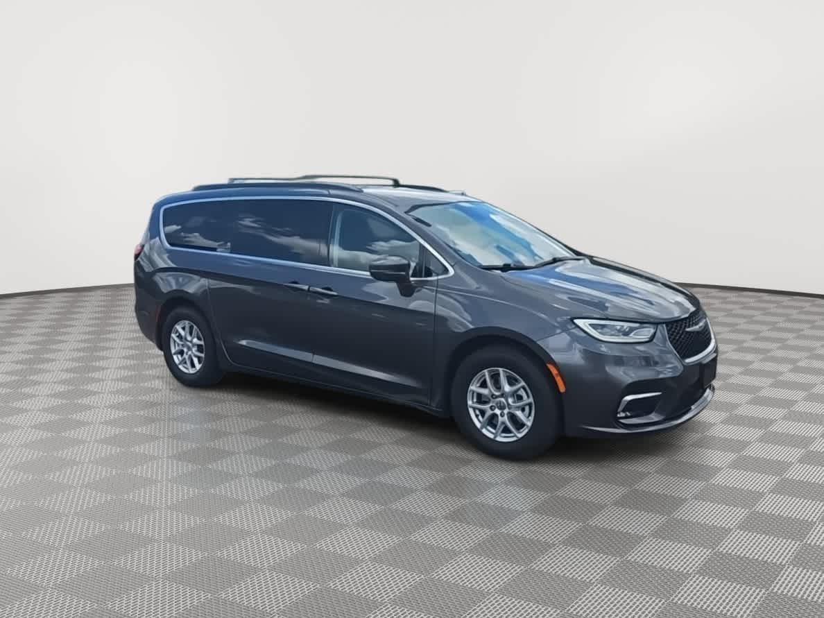 2022 Chrysler Pacifica Touring L 2