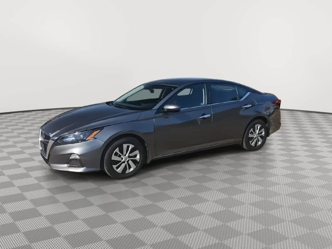 Thumbnail: 2022 Nissan Altima - 4