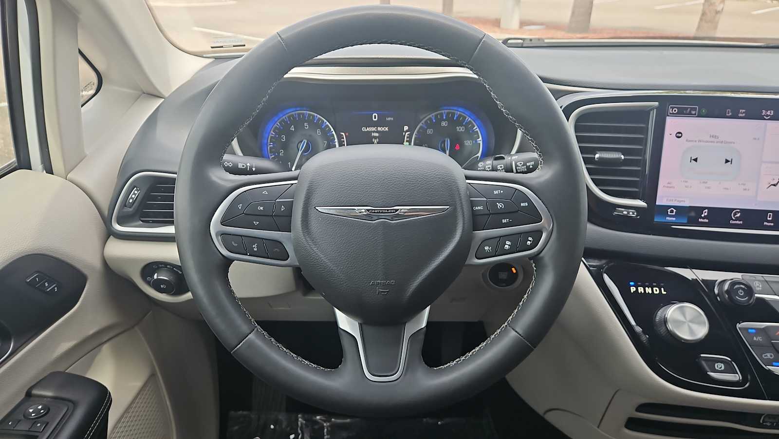 Thumbnail: 2023 Chrysler Pacifica - 11