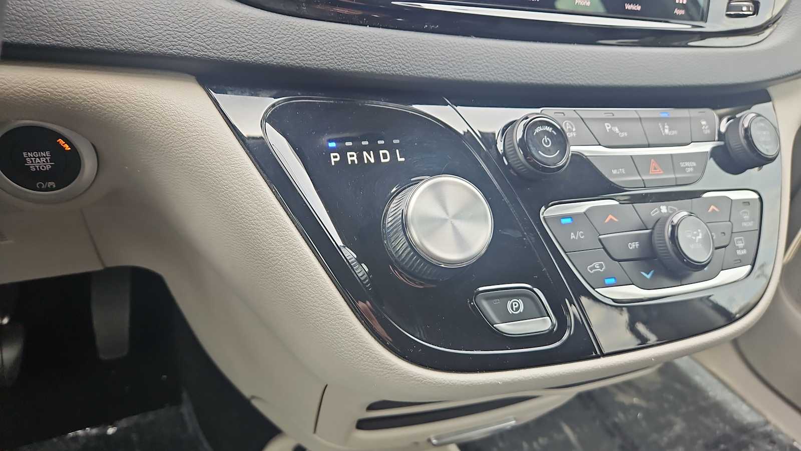 Thumbnail: 2023 Chrysler Pacifica - 21