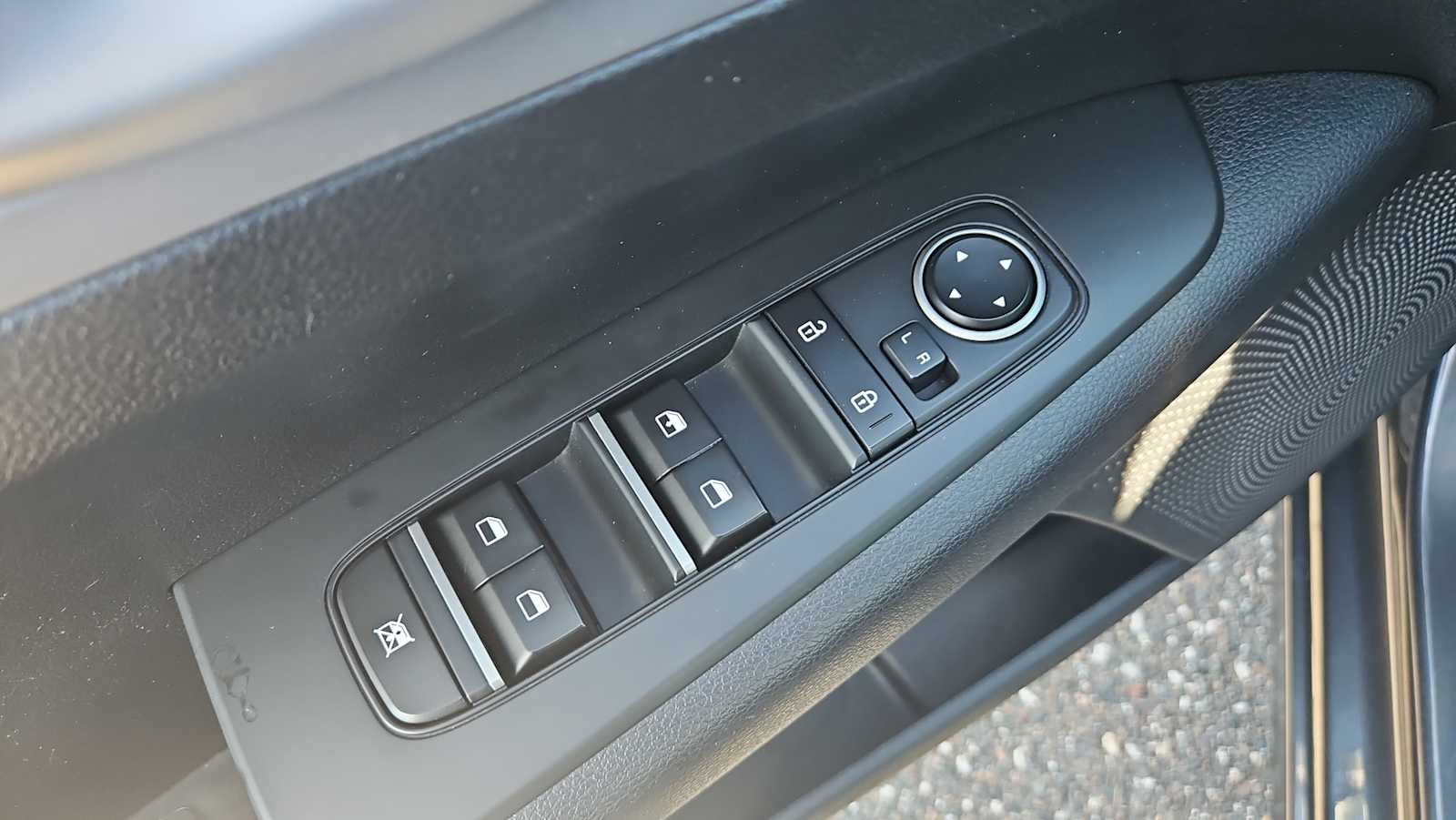 Thumbnail: 2023 Kia Forte - 15