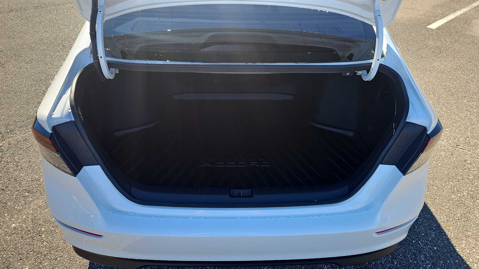 Thumbnail: 2025 Honda Accord - 18