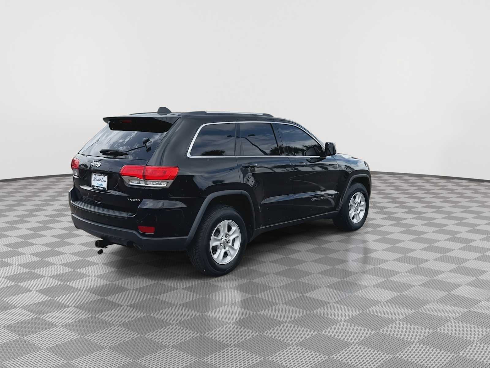 Thumbnail: 2017 Jeep Grand Cherokee - 8