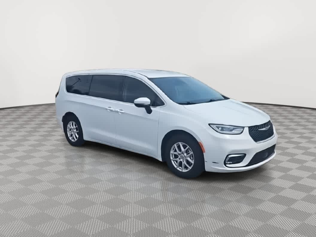 Thumbnail: 2023 Chrysler Pacifica - 2