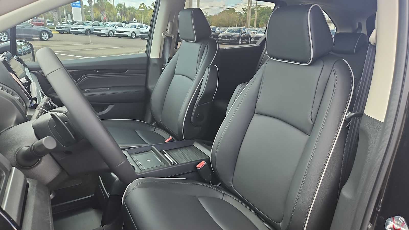 2026 Honda Odyssey Touring - Photo 12