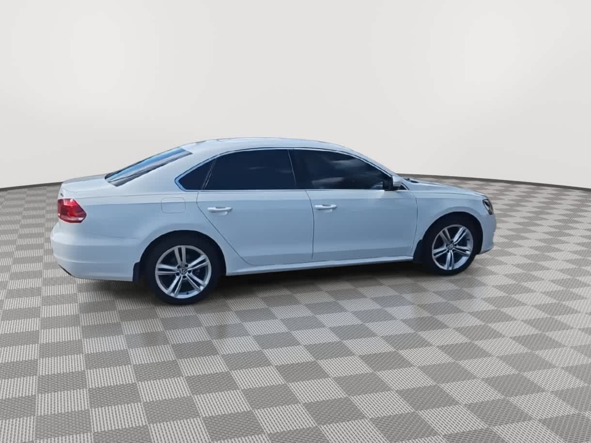 Thumbnail: 2015 Volkswagen Passat - 9