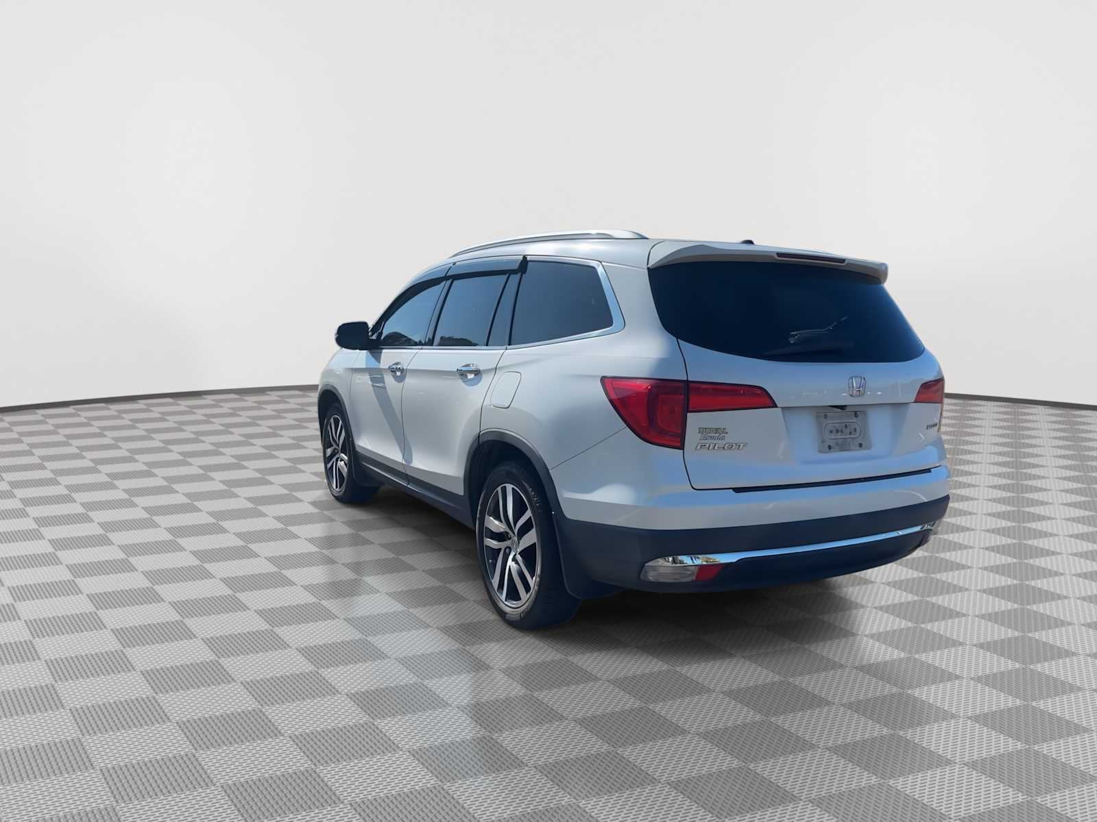 Thumbnail: 2016 Honda Pilot - 6