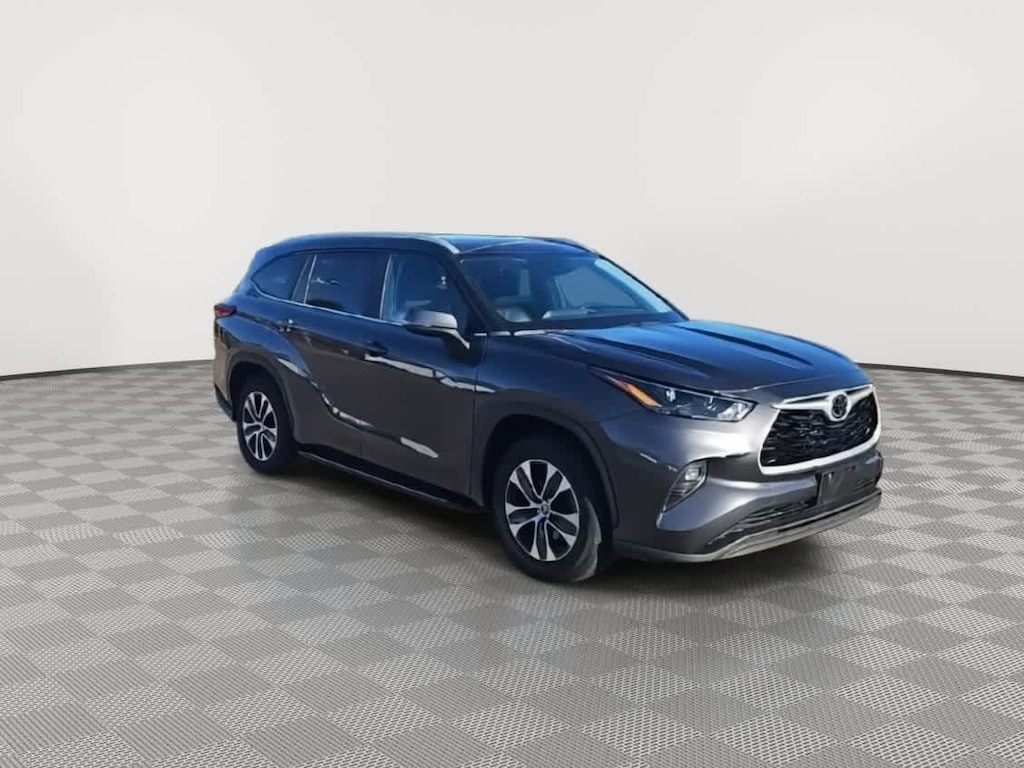 Used 2023 Toyota Highlander XLE SUV