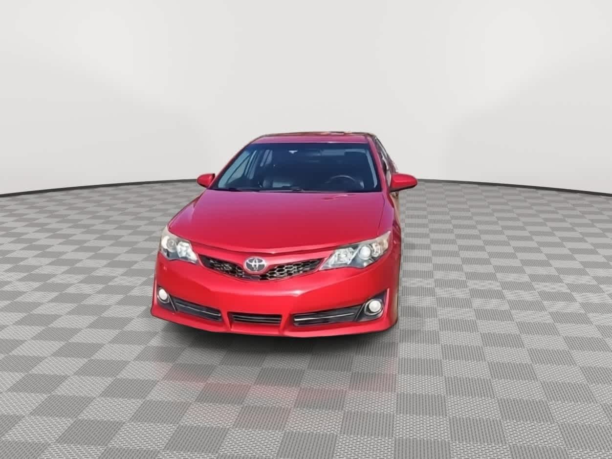 2014 Toyota Camry SE photo 3