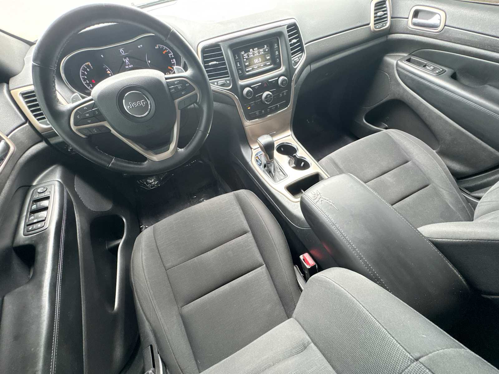 Thumbnail: 2017 Jeep Grand Cherokee - 21