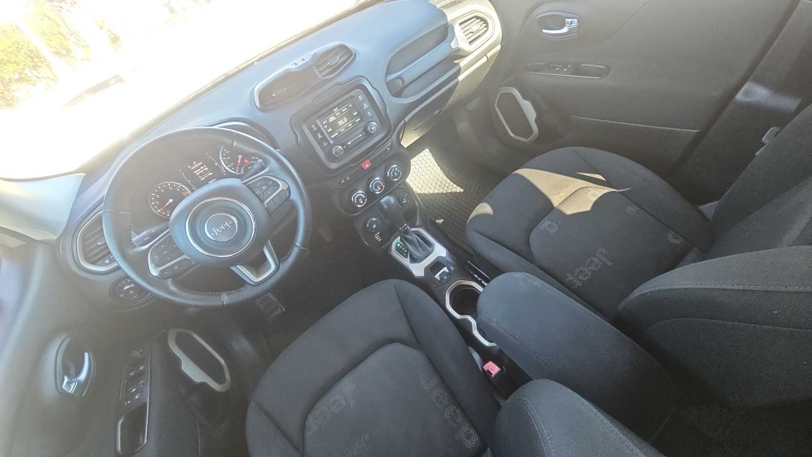 Thumbnail: 2016 Jeep Renegade - 21