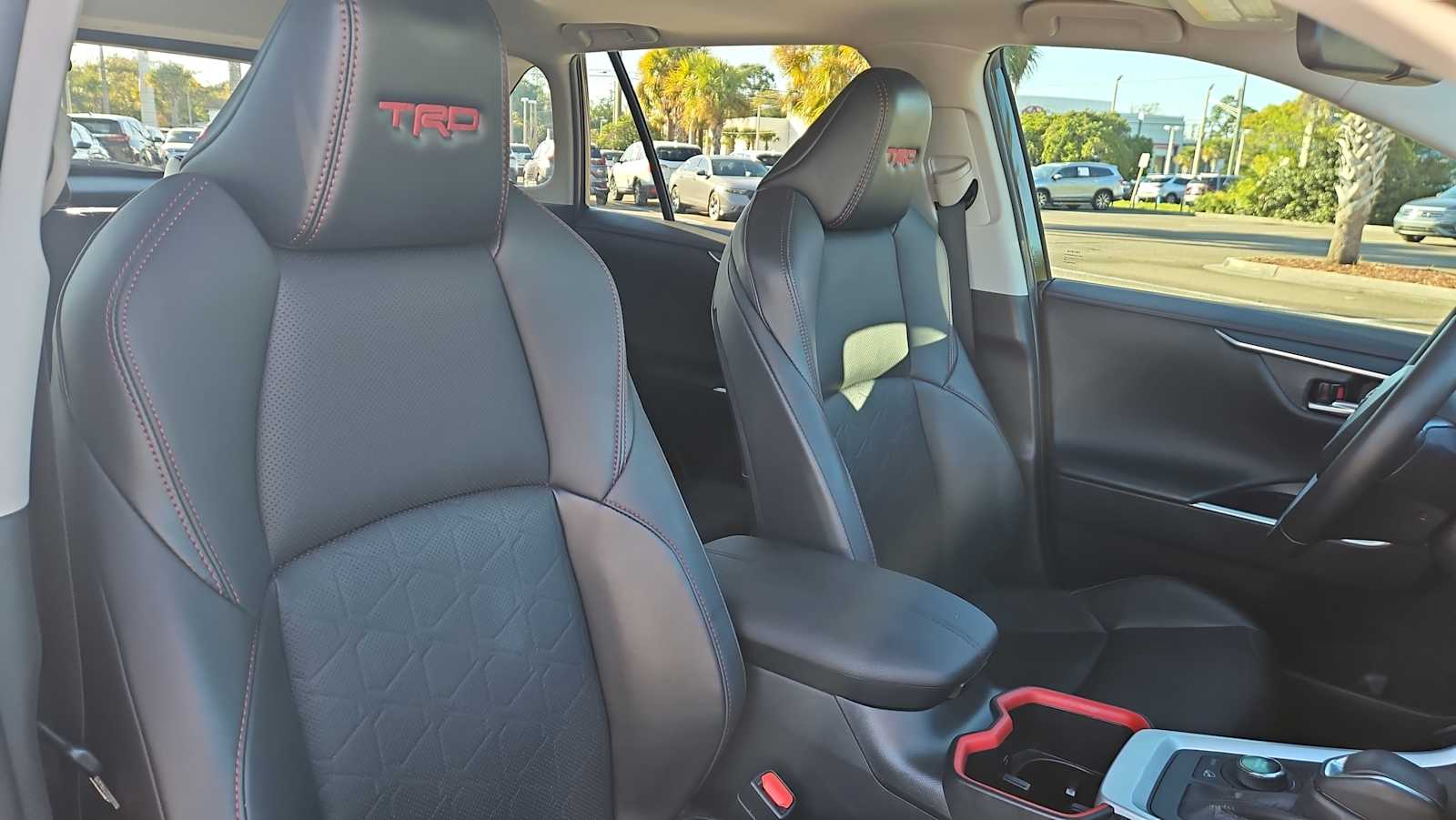 Thumbnail: 2022 Toyota RAV4 - 26