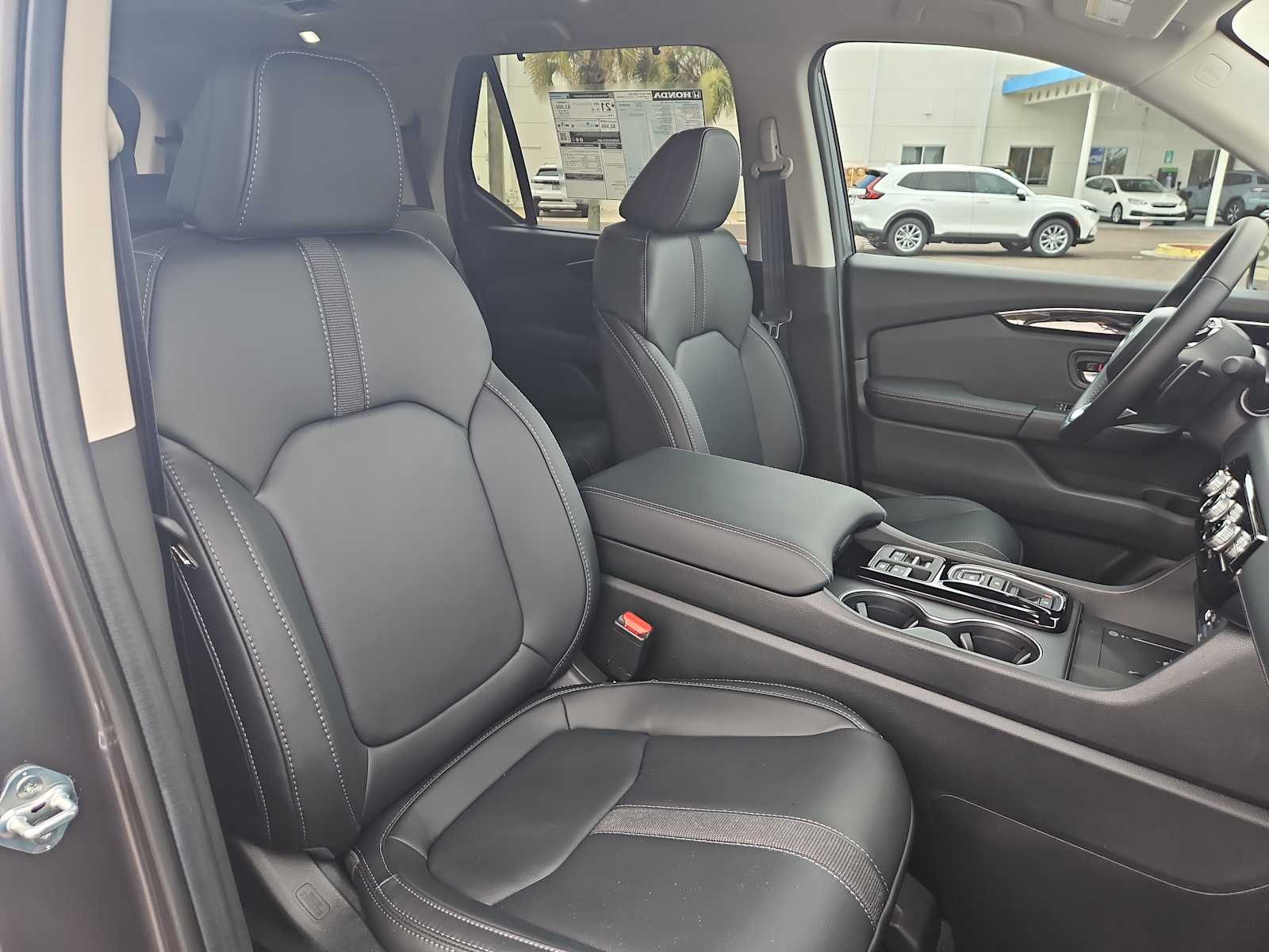 Thumbnail: 2025 Honda Pilot - 25