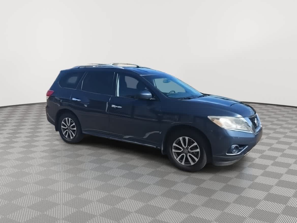 Thumbnail: 2015 Nissan Pathfinder - 2