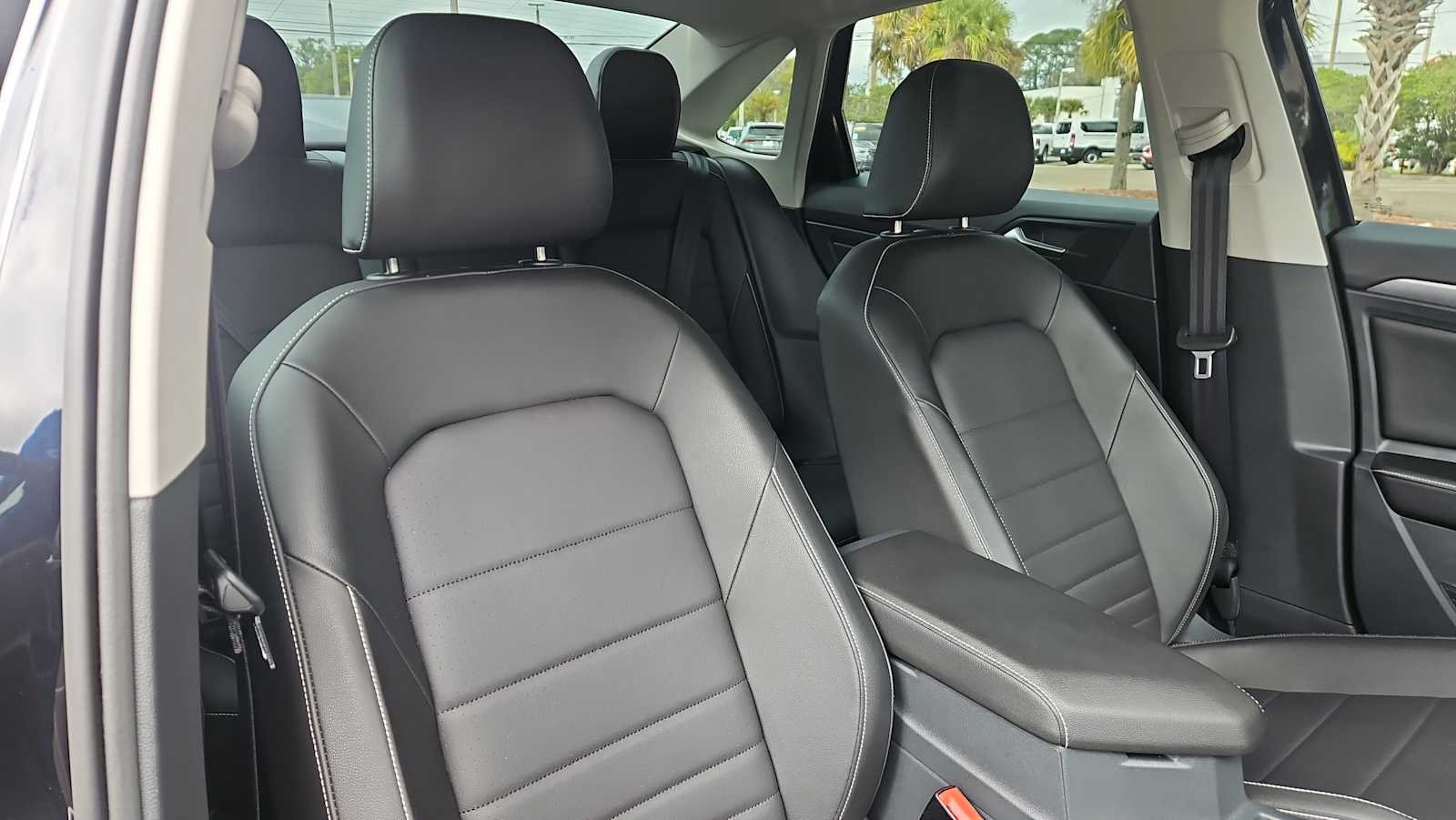 Thumbnail: 2023 Volkswagen Jetta - 25