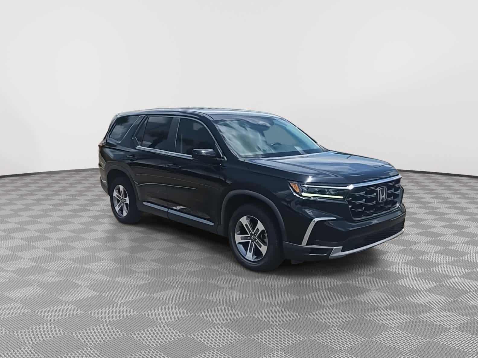 Thumbnail: 2023 Honda Pilot - 2
