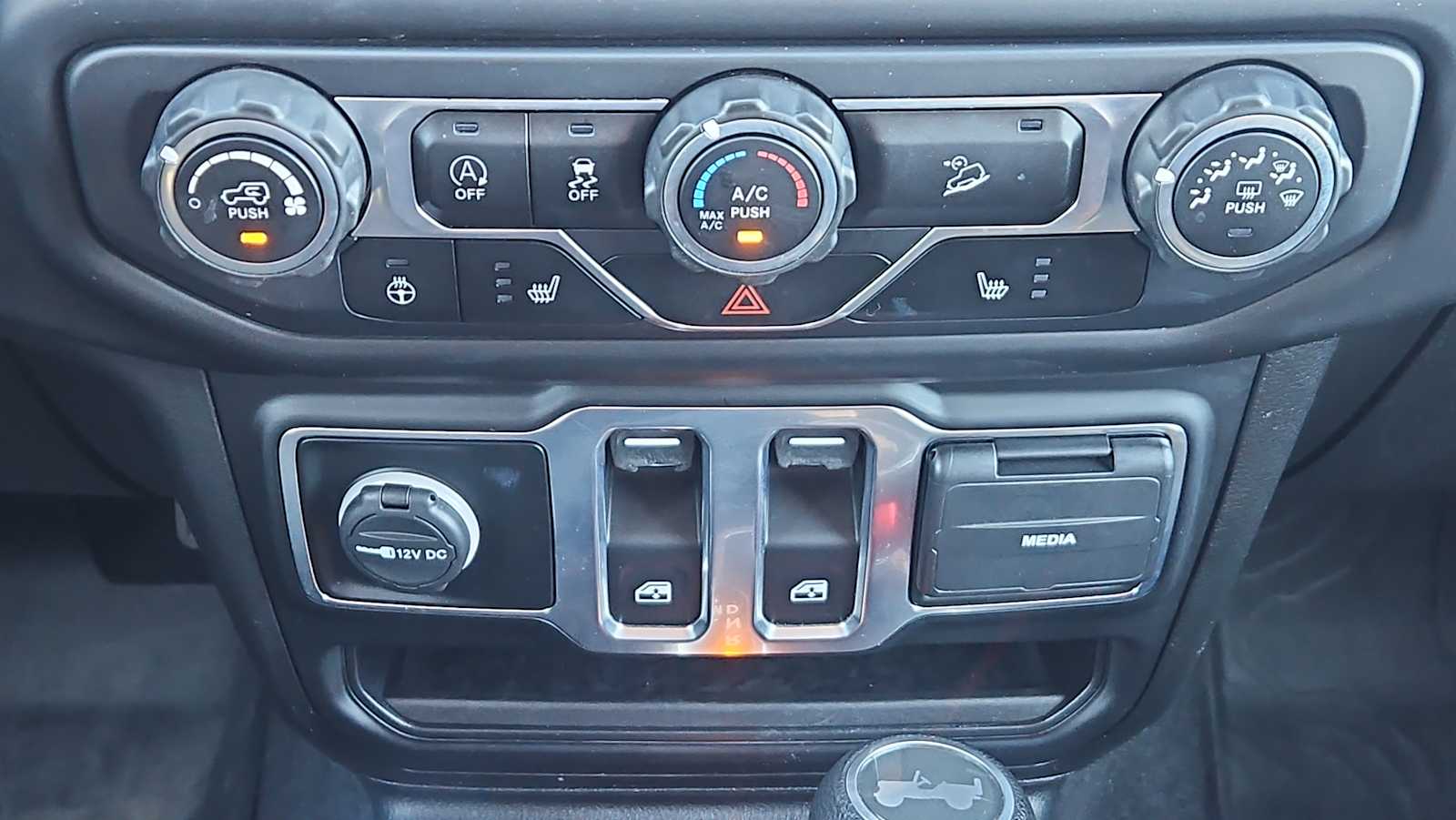 Thumbnail: 2020 Jeep Wrangler - 16