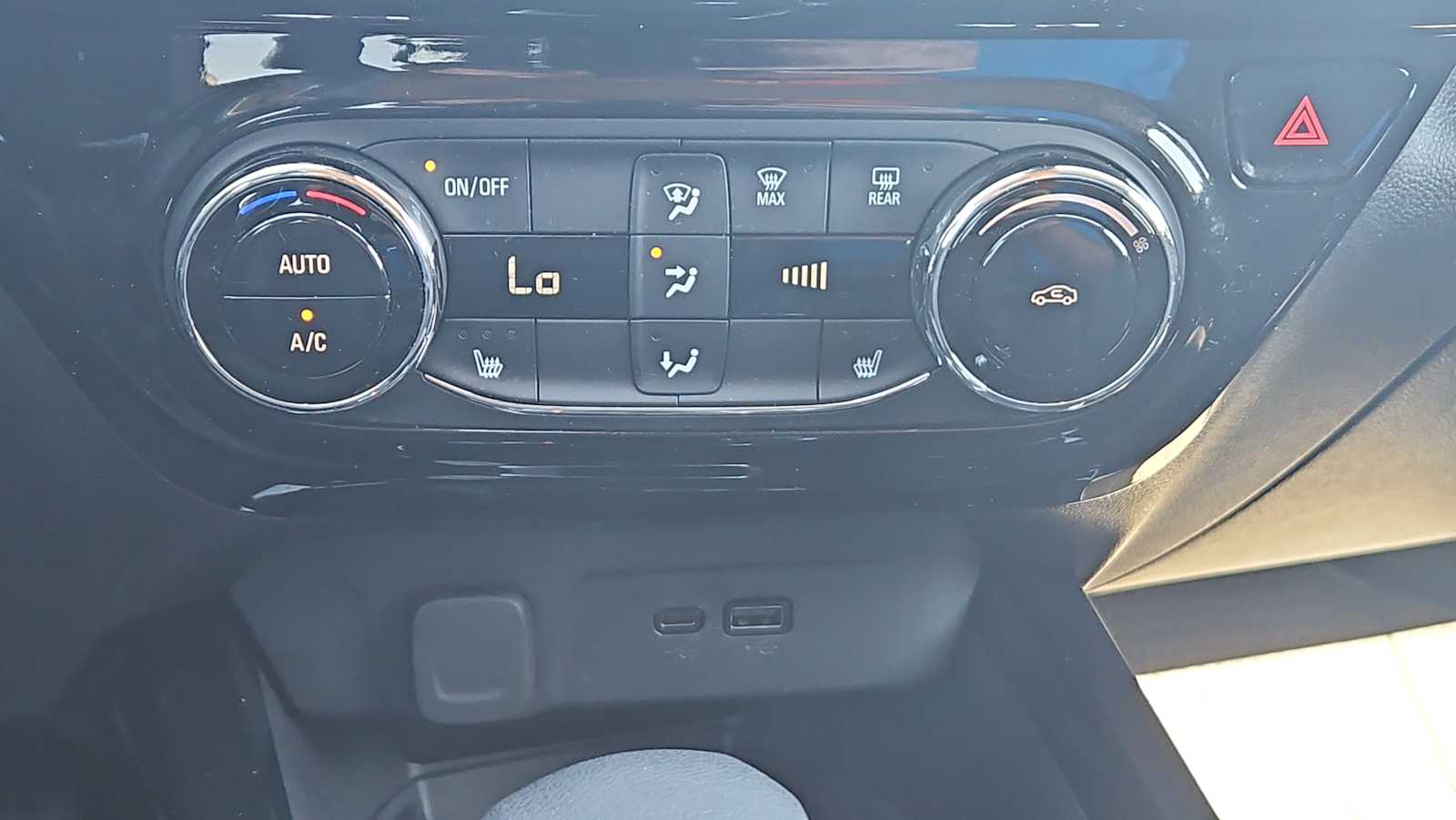 Thumbnail: 2024 Chevrolet Trax - 17