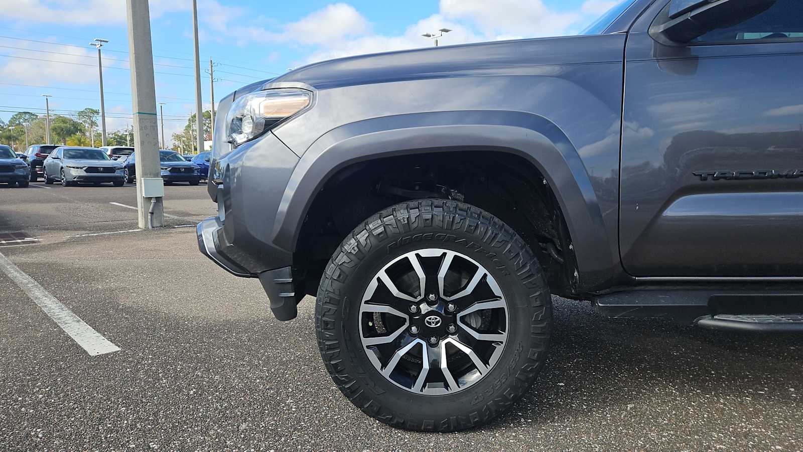 Thumbnail: 2021 Toyota Tacoma - 18